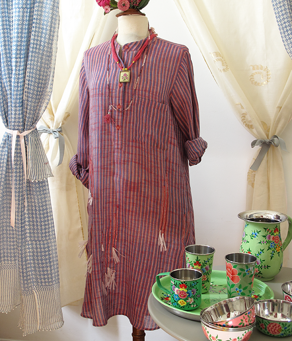 Chemisier in cotone con ricamo rafia