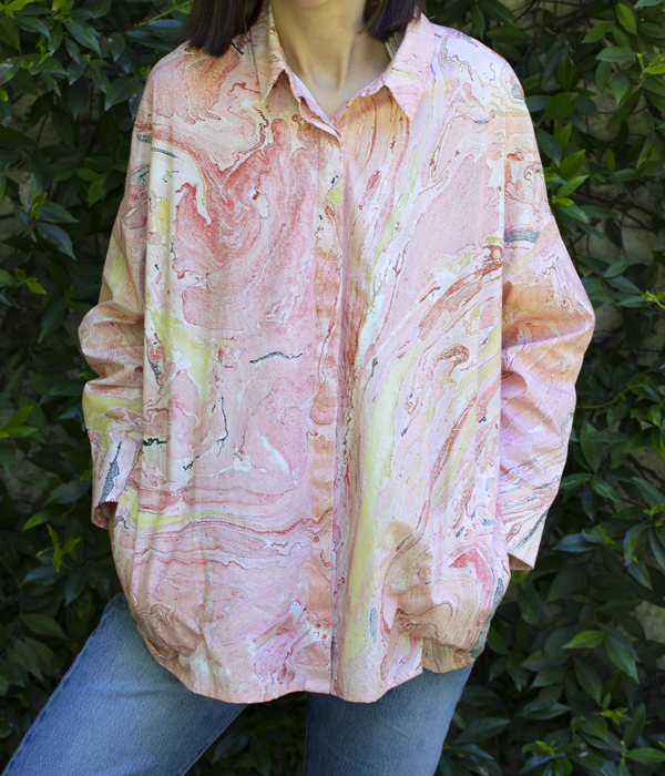 Camicia con stampa marmo in viscosa