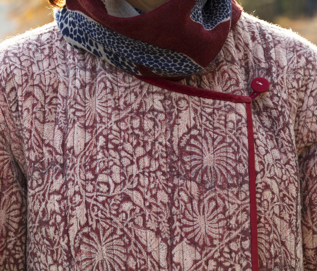 Cappotto in lana con stampa a mano