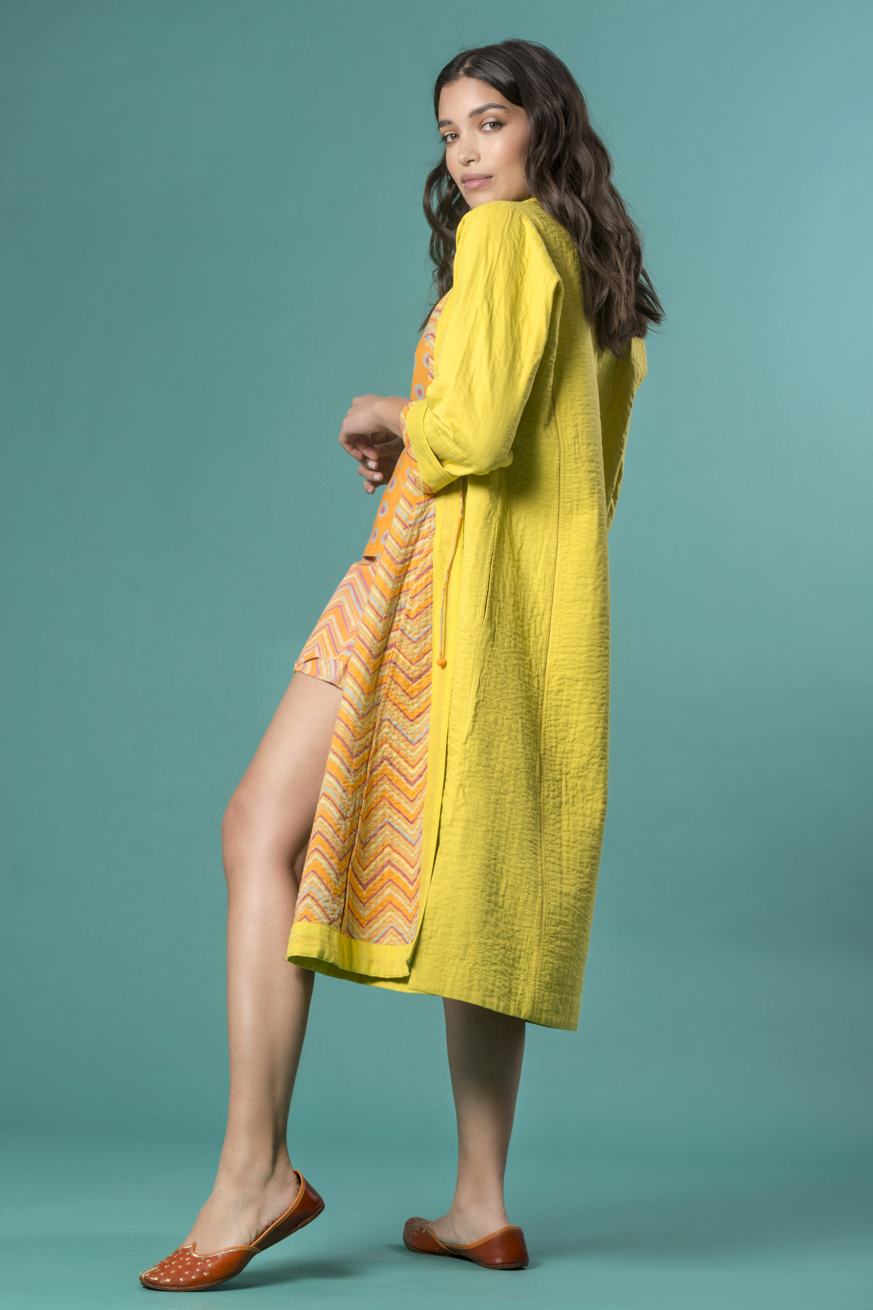 Spolverino in cotone impunturato / Top e shorts in cotone block print